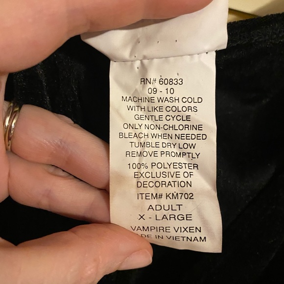 Vampire vixen costume in XL, comes with dress & choker. Clean and in package. - Picture 4 of 6